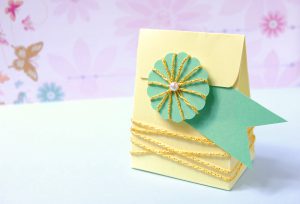 Selbst gebastelte Papiertüte
